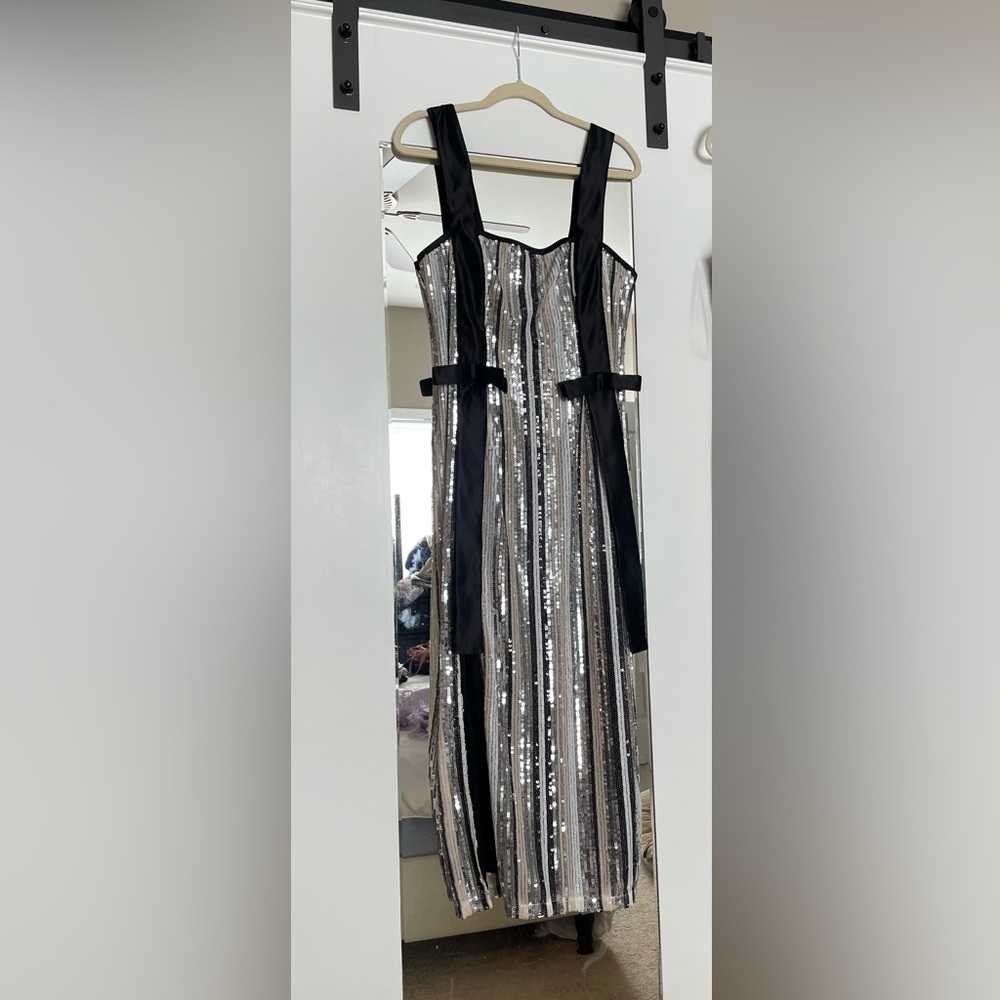 Sequins Lulus Midi Dress